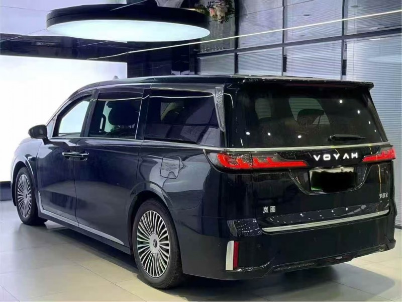 济宁25年岚图汽车梦想家7