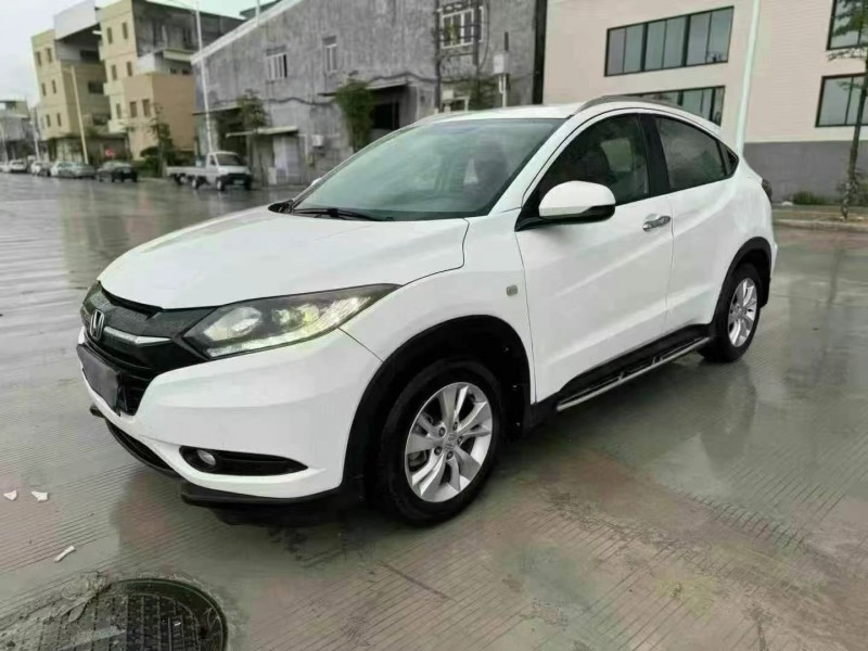 汕头17年本田缤智3