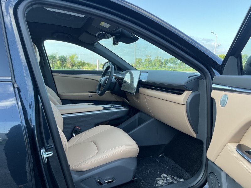 盐城25年极狐汽车阿尔法6