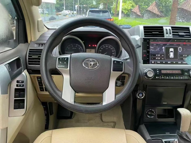 深圳14年丰田普拉多7