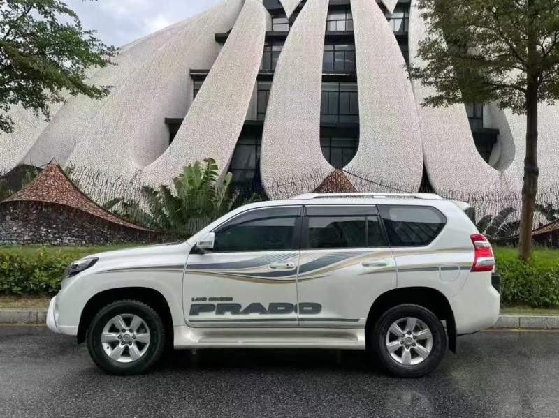 深圳14年丰田普拉多8