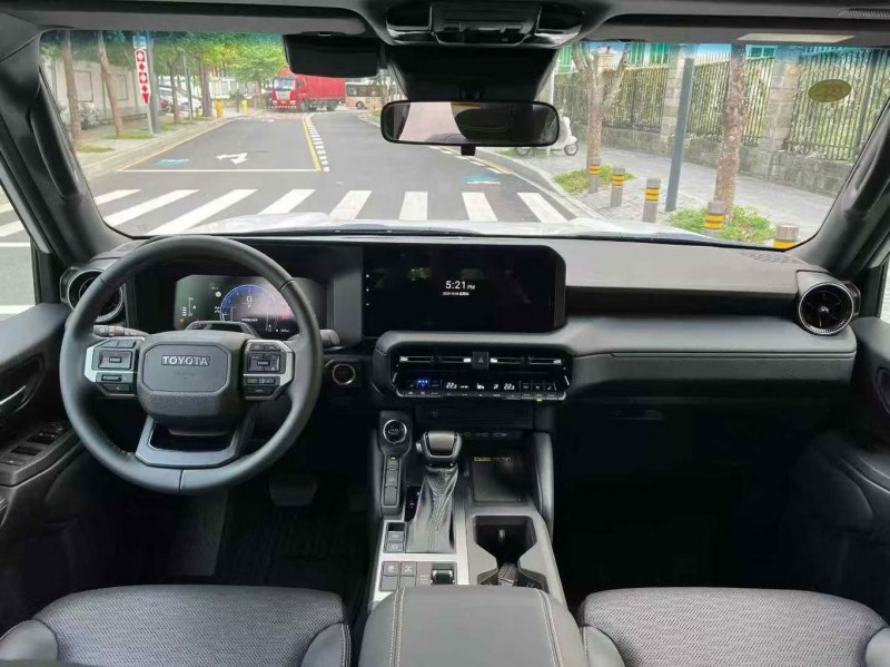 深圳25年丰田普拉多5