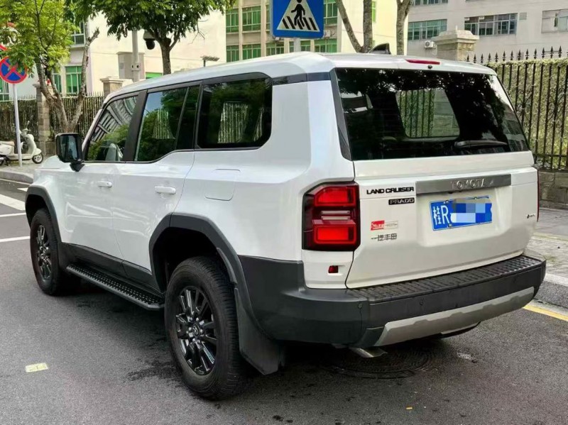 深圳25年丰田普拉多7