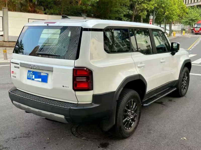 深圳25年丰田普拉多8