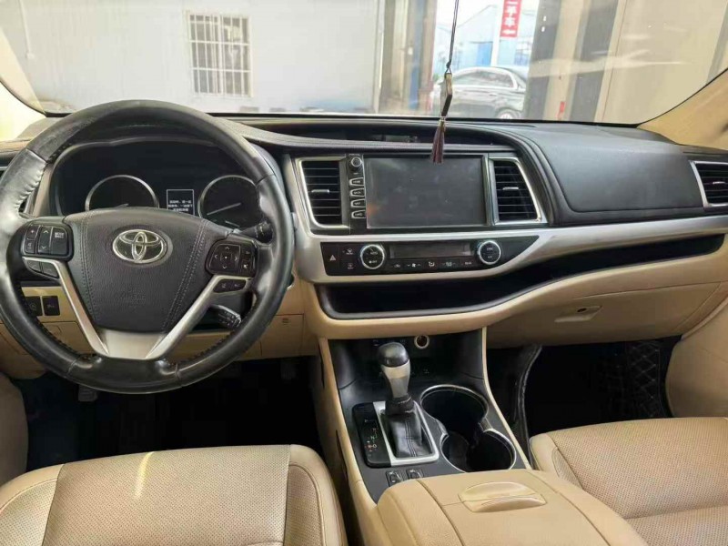 郑州19年丰田汉兰达5