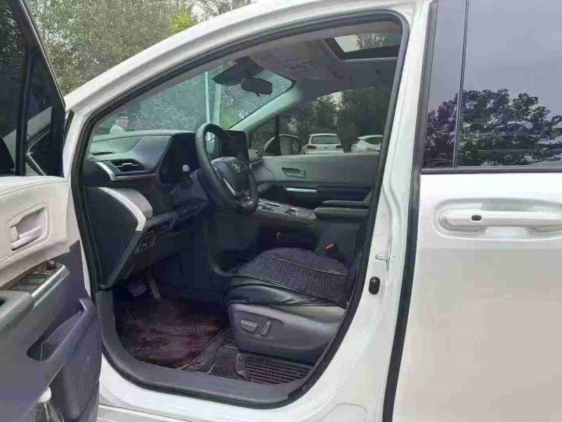 徐州24年丰田塞纳6