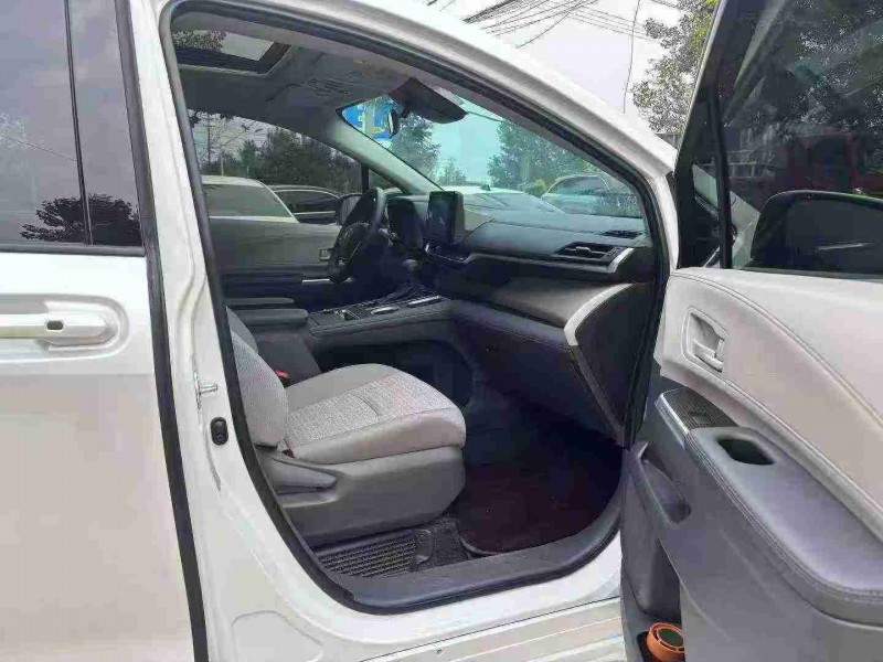 徐州24年丰田塞纳7