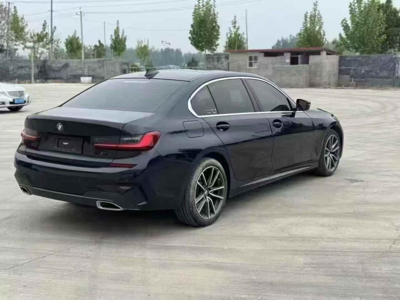 烟台22年宝马3系8