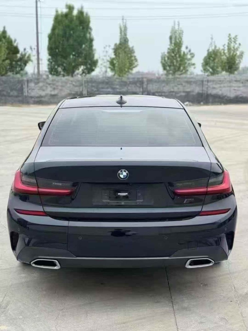 烟台22年宝马3系9