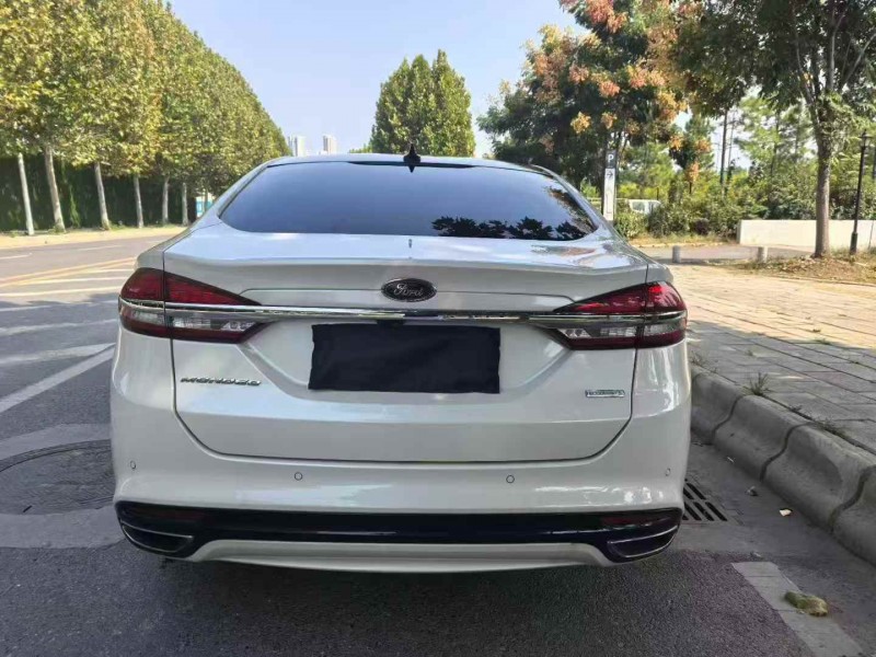 宜昌17年福特蒙迪欧9