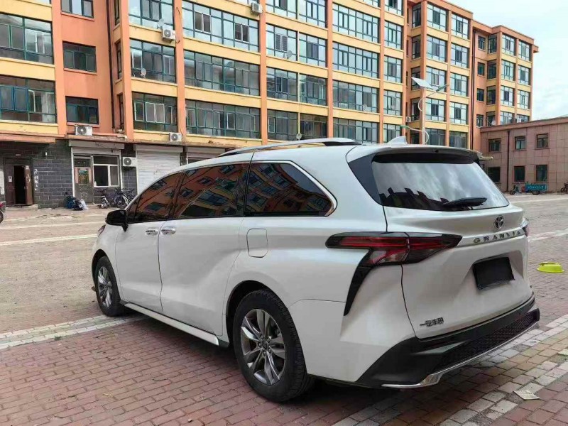 鸡西24年丰田格瑞维亚7
