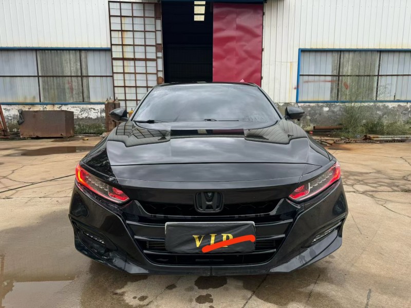 新乡19年本田雅阁1