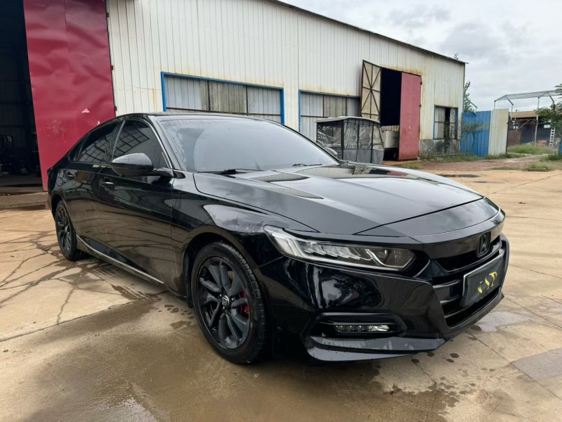 新乡19年本田雅阁2