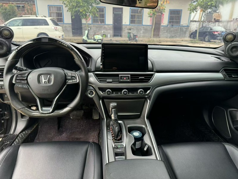 新乡19年本田雅阁4