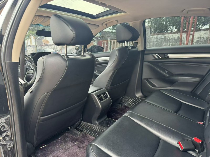 新乡19年本田雅阁5