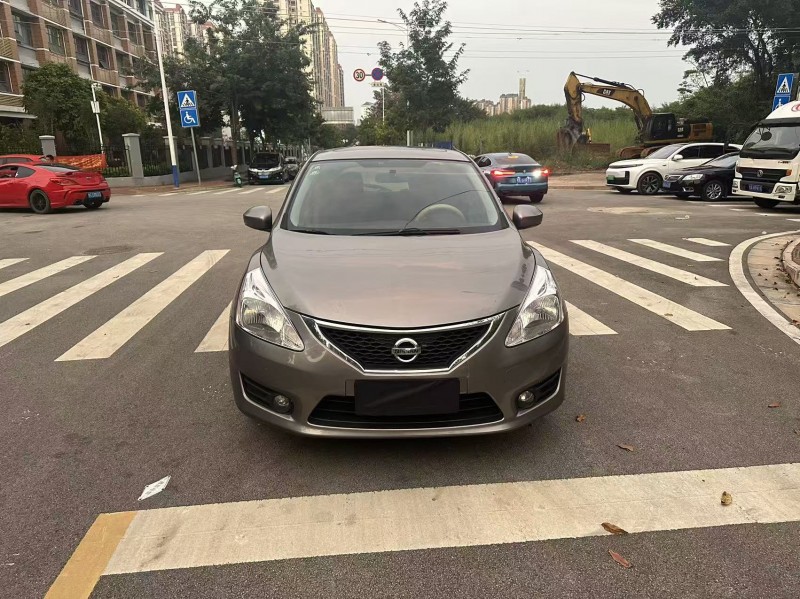 南宁12年日产骐达1