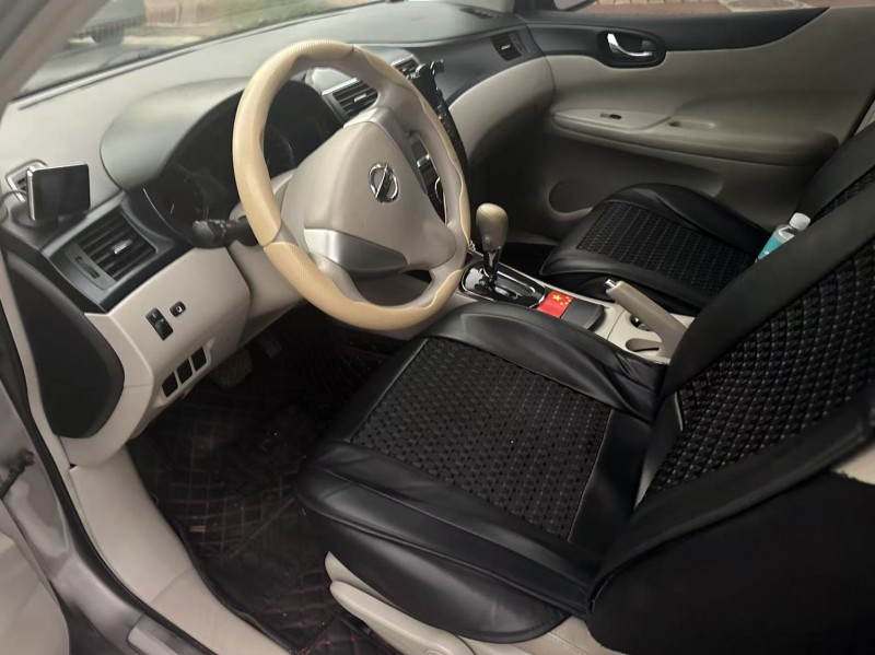 南宁12年日产骐达5