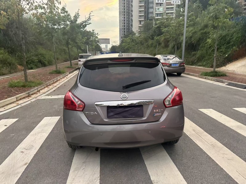 南宁12年日产骐达8