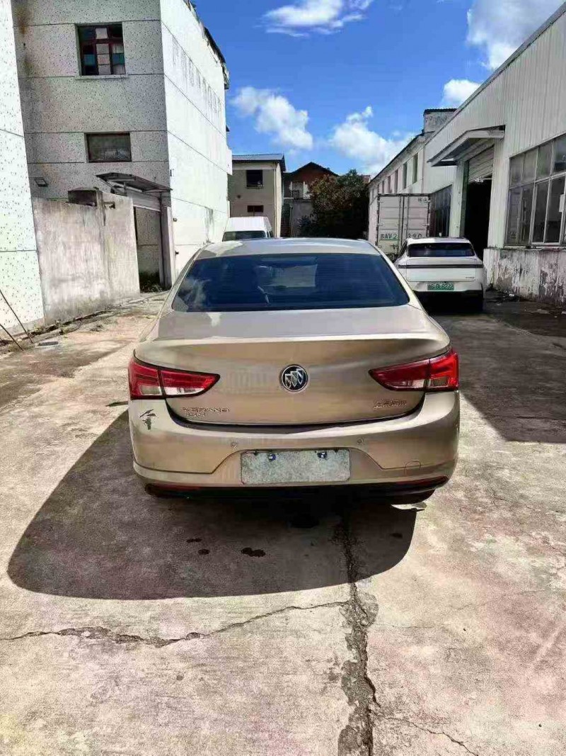 温州18年别克威朗9