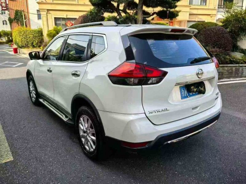 湖州19年日产奇骏8