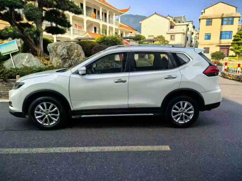 湖州19年日产奇骏9