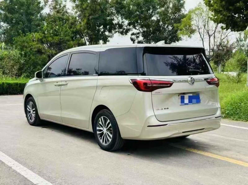 青岛20年别克GL89