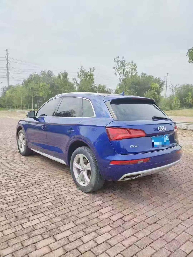 东营19年奥迪Q56