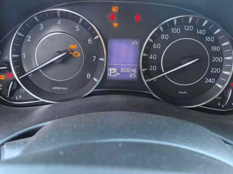 宜昌21年日产途乐4