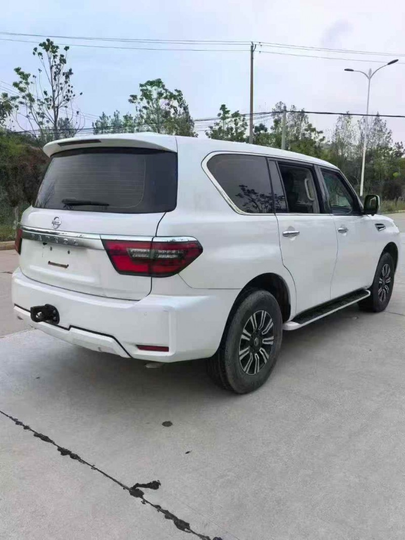 宜昌21年日产途乐8