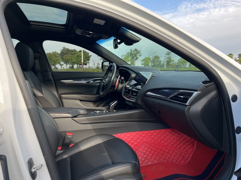 盐城20年凯迪拉克CT56