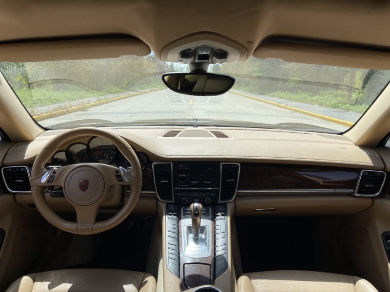 盐城12年保时捷帕拉梅拉5
