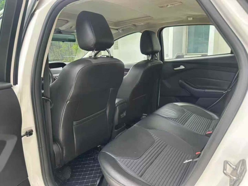 佛山17年福特福克斯6