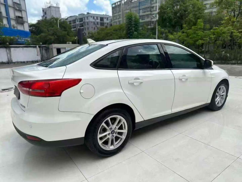 佛山17年福特福克斯8