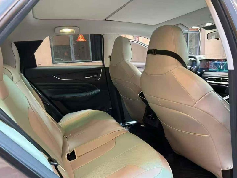 重庆23年启辰大V7