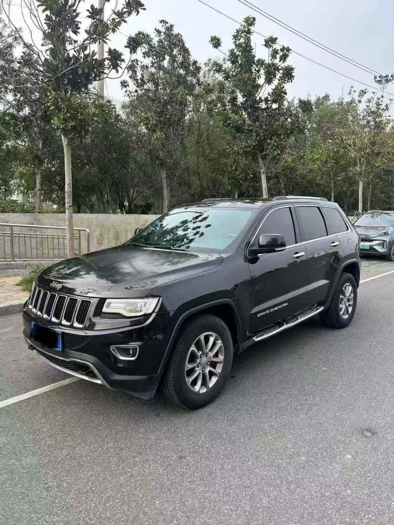 芜湖17年Jeep大切诺基2