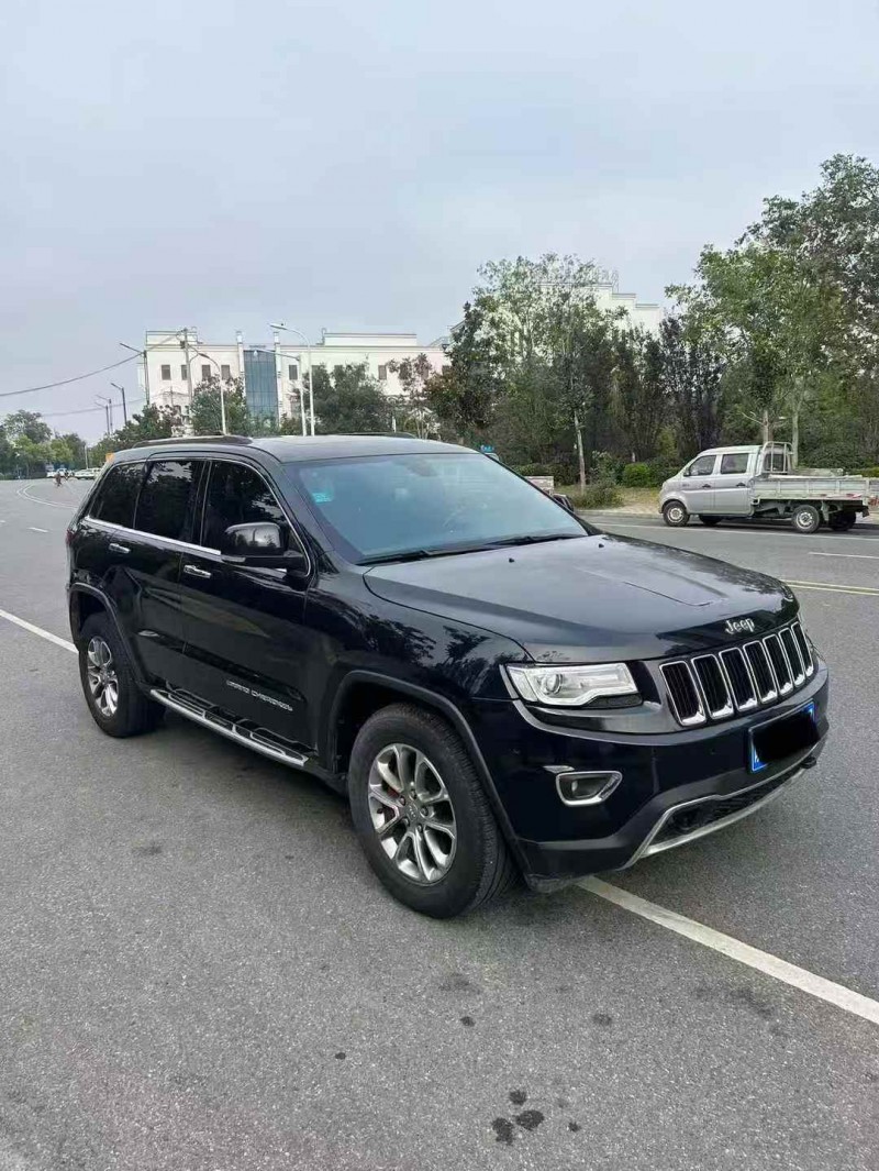 芜湖17年Jeep大切诺基3