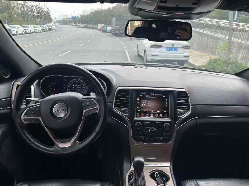 芜湖17年Jeep大切诺基5