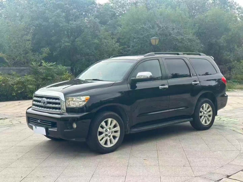 东营10年丰田红杉3