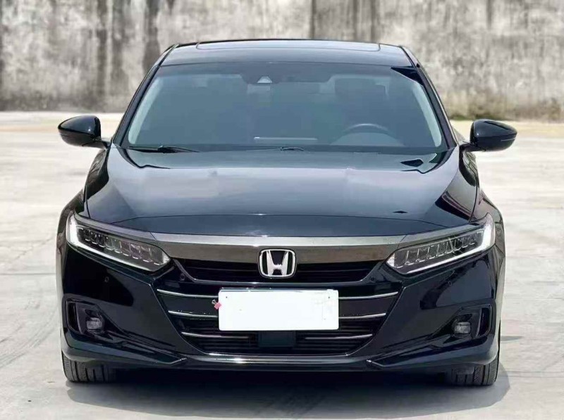 烟台22年本田雅阁1