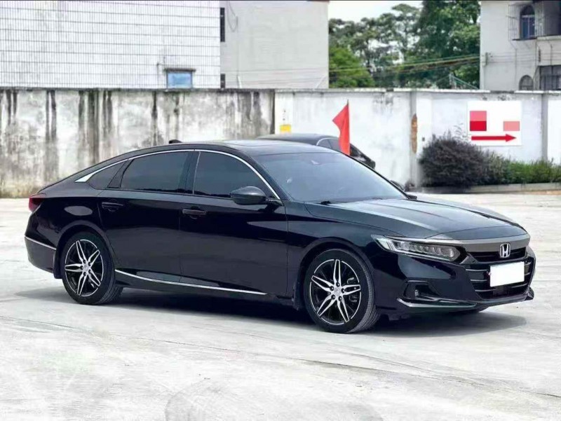 烟台22年本田雅阁3