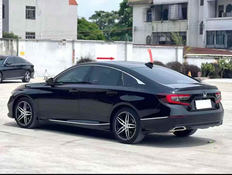 烟台22年本田雅阁4