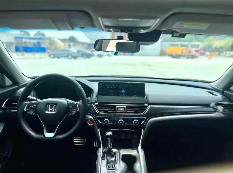 烟台22年本田雅阁5