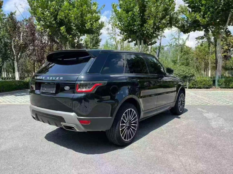 苏州19年路虎揽胜运动7