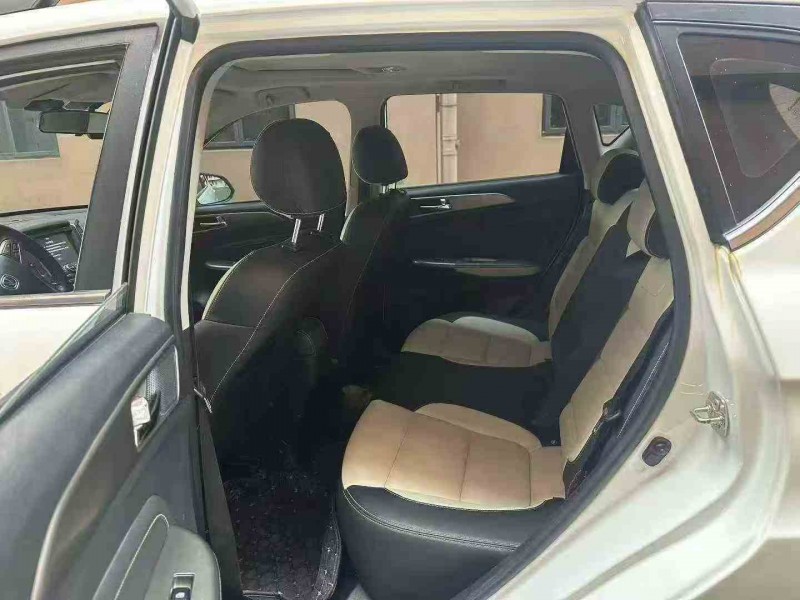 重庆17年长安汽车CS355