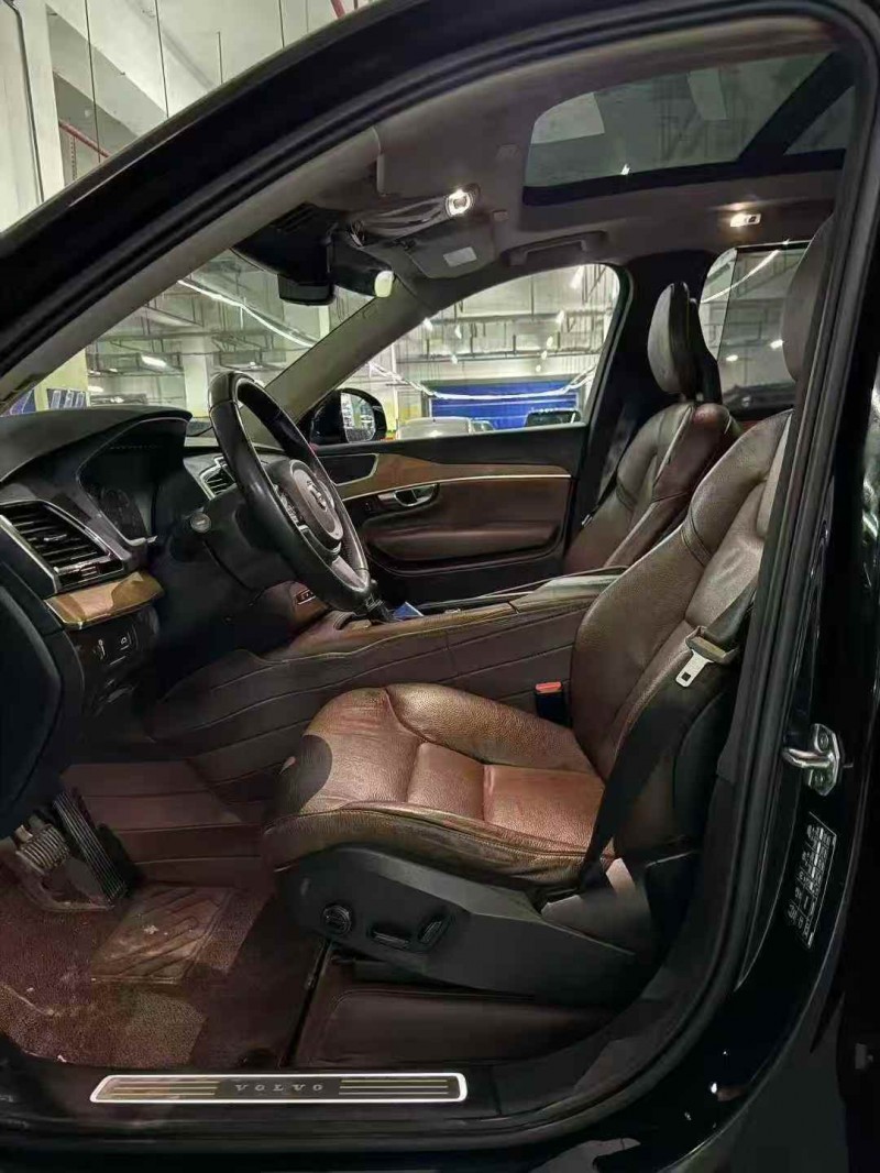 重庆20年沃尔沃XC904