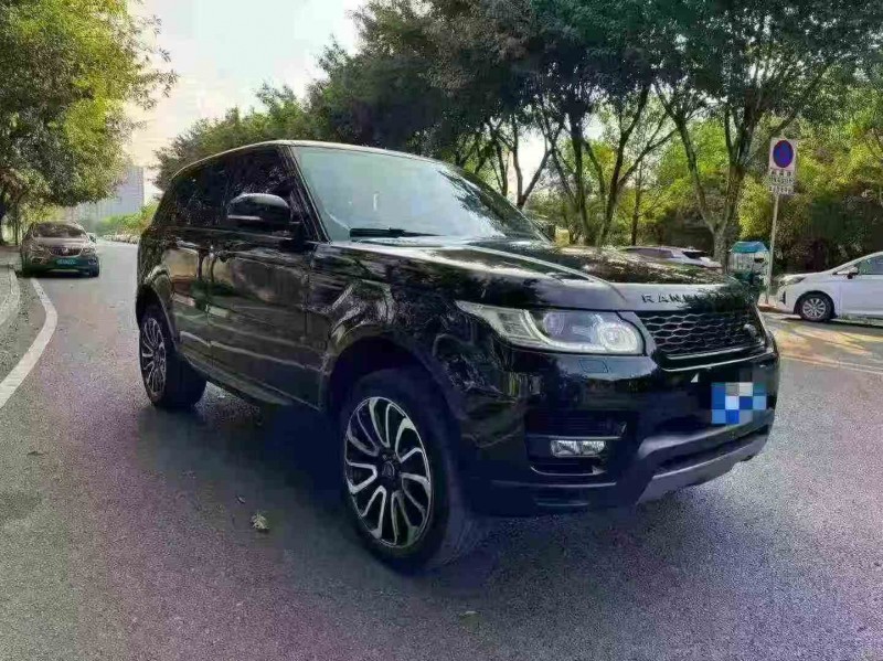 重庆17年路虎揽胜运动3