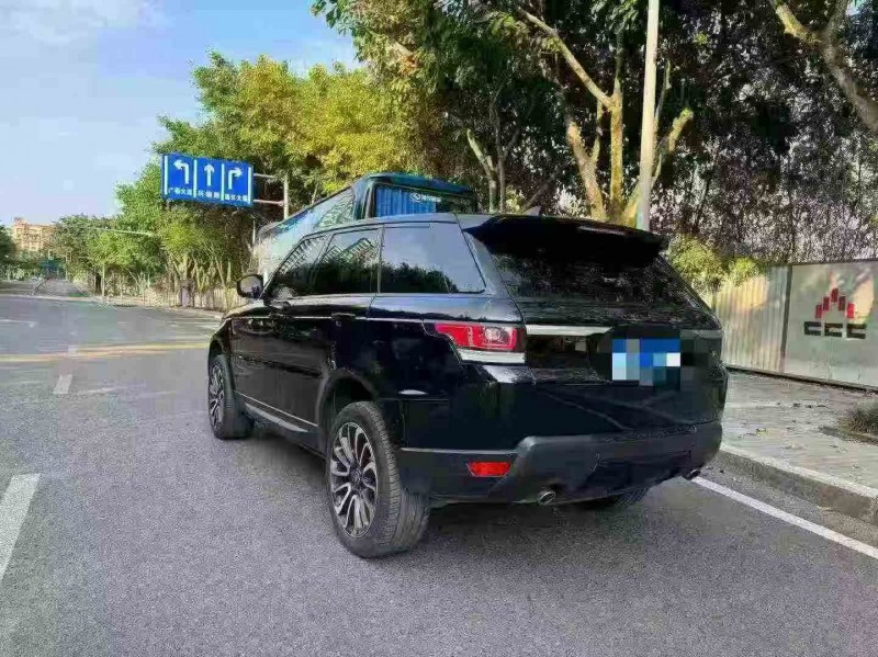 重庆17年路虎揽胜运动8