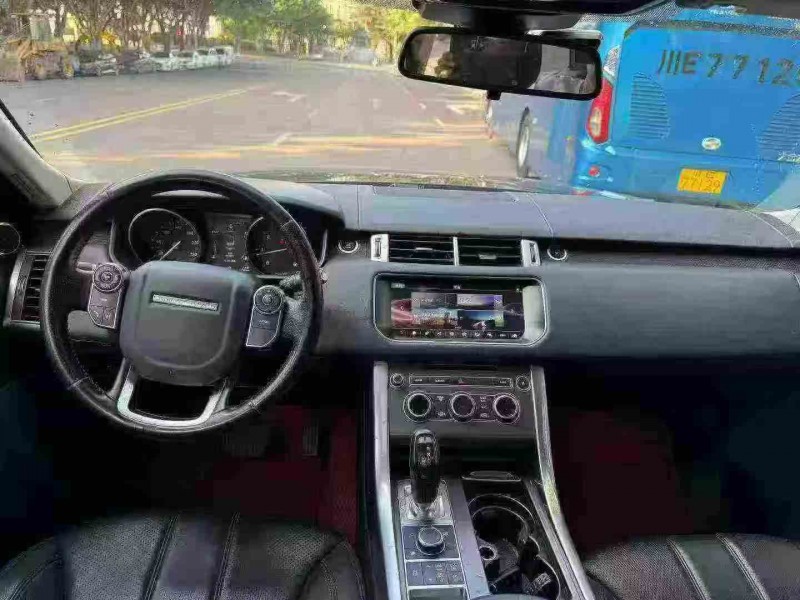 重庆17年路虎揽胜运动9