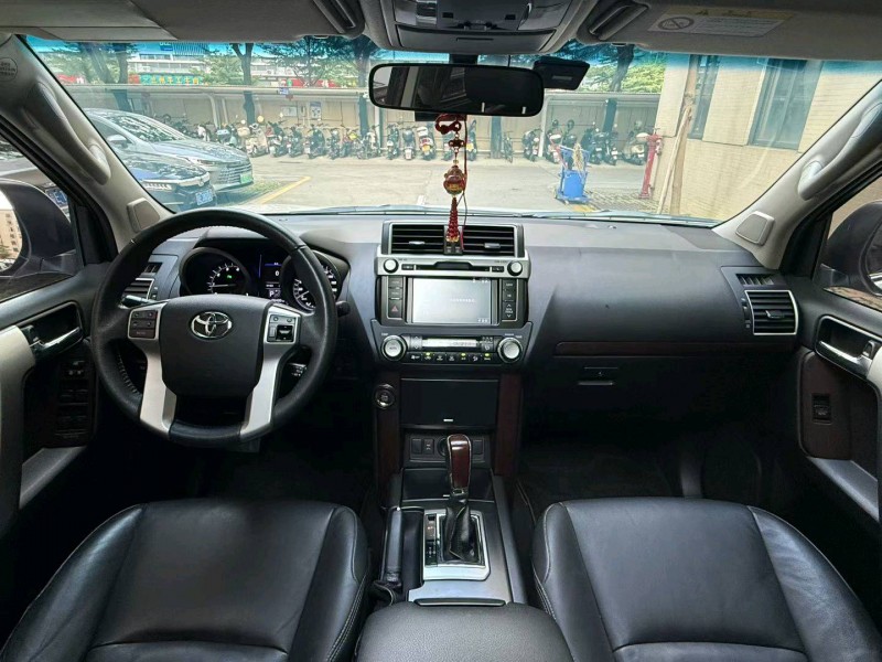 佛山17年丰田普拉多7