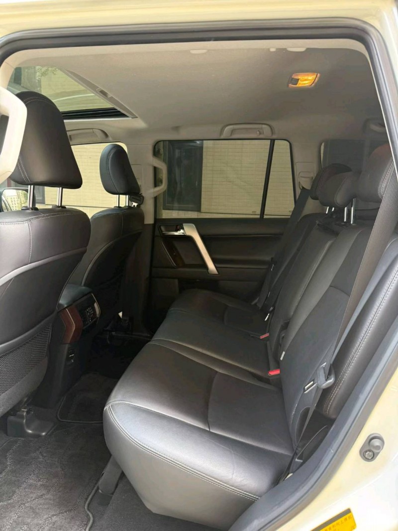 佛山17年丰田普拉多8